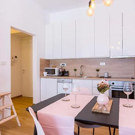 Armani Apartmán